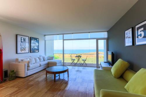 Santa Cruz Ocean View Villa in Atalaia