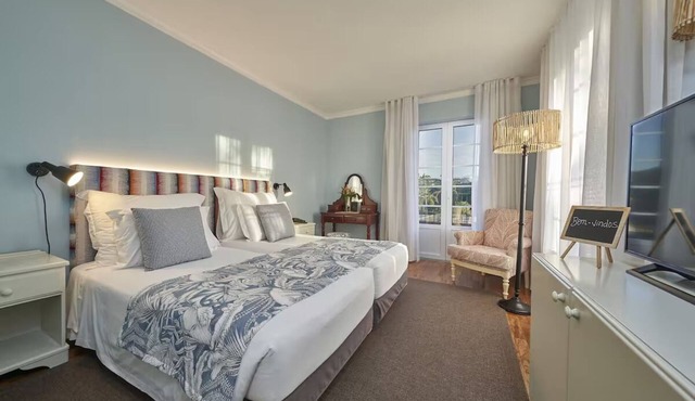 Scenic Twin Room with Balcony! Outdoor Pool, Buffet Breakfast, Free Parking!