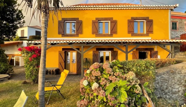 Sea-view house in Fajã da Ovelha with garden and terrace