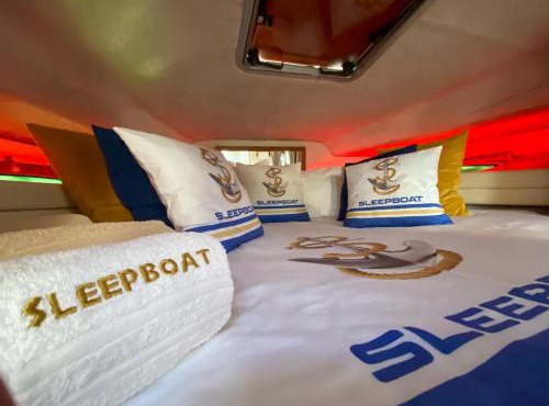 SLEEPBOAT Barco Hotel Oporto Douro