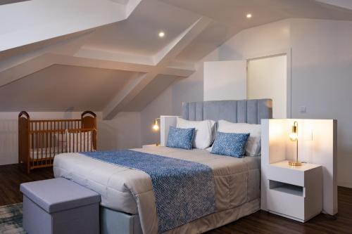 Snuggly Corner by Trip2Portugal in Figueira da Foz