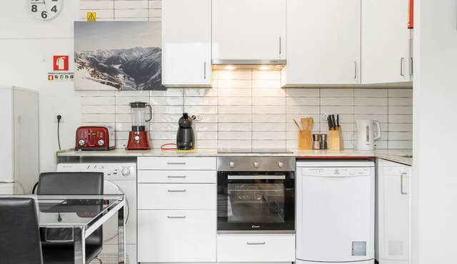 Spacious 2BR Chiado Family Apt | Full AC, 2 Lifts & Santa Justa Views in Lisboa ciudad