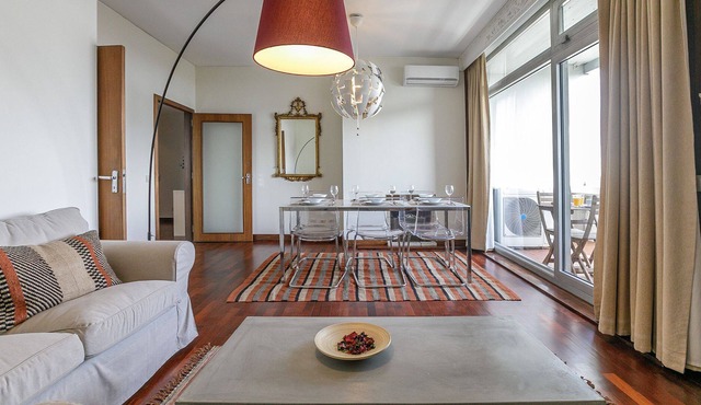 Spacious 3BR Flat w/ AC & Balcony by LovelyStay in Porto