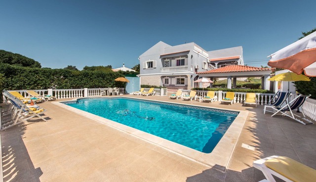Spacious 5BR Family & Group Villa with Private Pool & Games Room