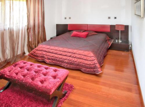 Spacious villa in Santo Tirso with private pool 850 m² and jacuzzi in Porto