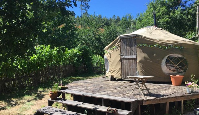 Star Gazing Luxury Yurt above beautiful RIVER, off grid