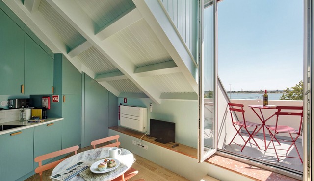 Studio with a View, Pool and History in Vila Real de Santo António