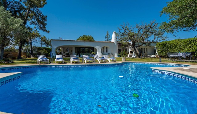 Stunning pure Algarvian style Villa 2 mns Vale do Lobo/Quinta do lago in Almancil