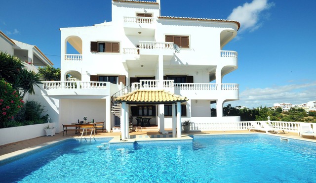 Stunning Villa, Hillside Location With Private Pool, Spectacular Ocean Views in Albufeira