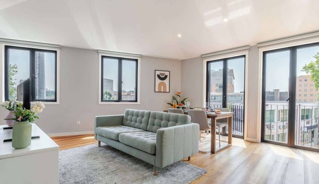 Stylish & Bright Apartment by HostWise