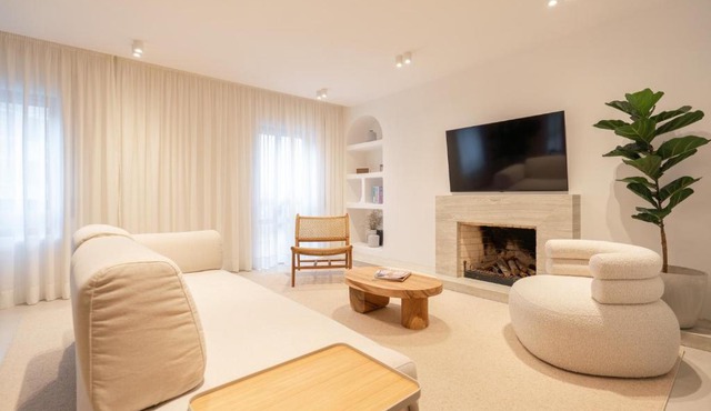 Stylish & Spacious Flat near the Beach by HostWise