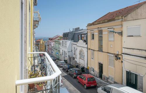 Sunny Lisbon Gem