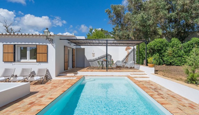 Sunny Villa with Private Pool, Steps from Beach in Lagos