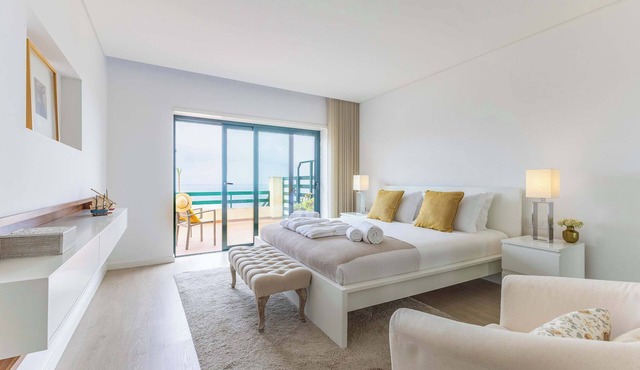 Sunset Cliffs with Ocean View by Portugal Active