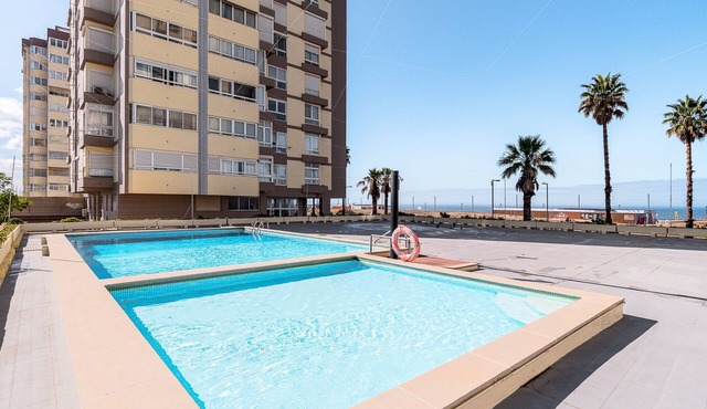 T2 with Pool in Front of the Beach in Costa da Caparica