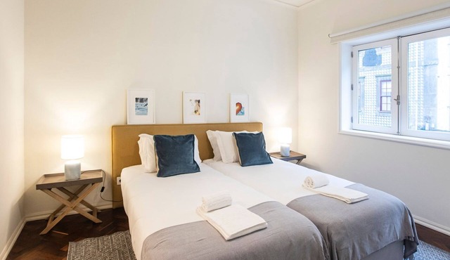 Tasteful 2BR Flat in Art District by LovelyStay