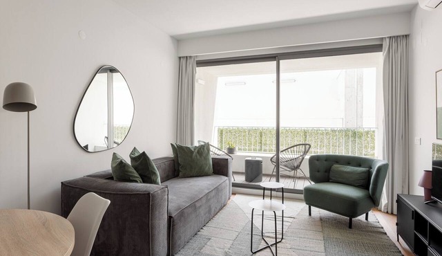 The Urban Oasis–Elegant 2-Bedroom Duplex in Lisbon
