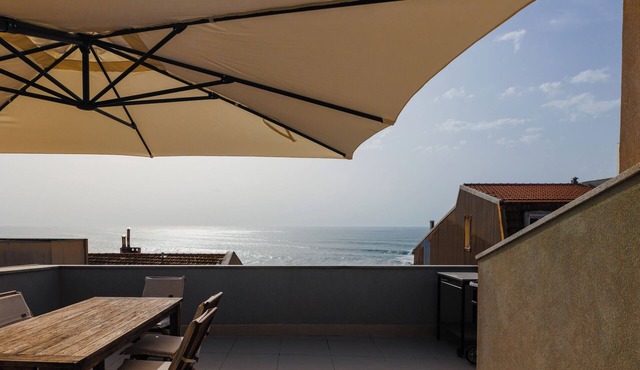 Three Storey Luxury Home, Ocean Views Steps to the Sea, Foz, Porto, 1 Month Stay