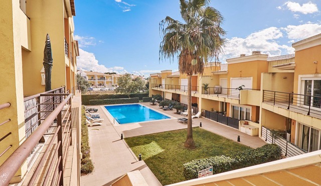 Top apartment Sol de Verão with pool