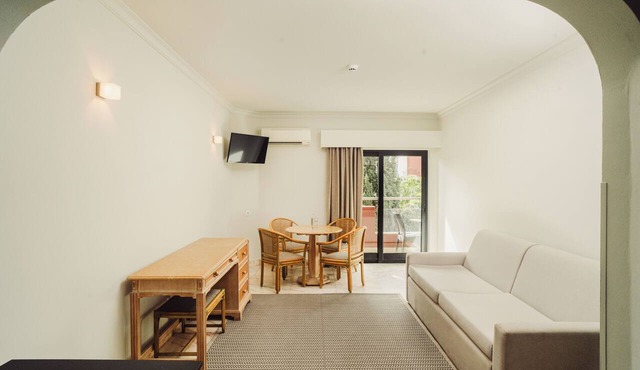 Topazio Vibe Beach Hotel & Apartments - Adults Friendly in Albufeira