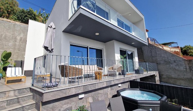 Townhouse 24 - Oceanview Jacuzzi Gem by LovelyStay in Funchal