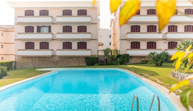 Tróia Luxury Resort 1BR w/Pool & Balcony | 8 Min Walk to Sandy Beach in Península de Tróia