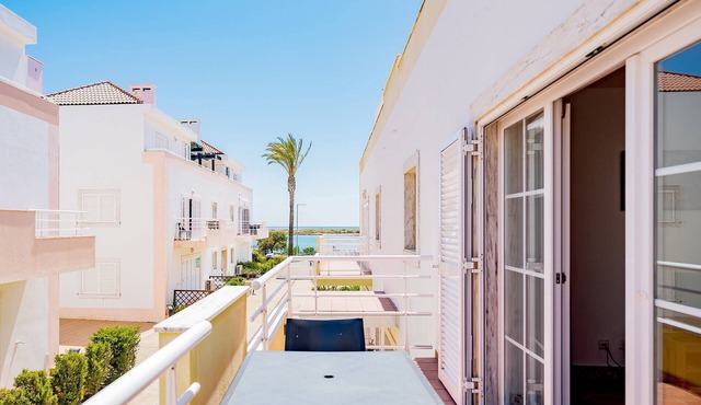 Traditional Seaside Tavira Apartment in Tavira