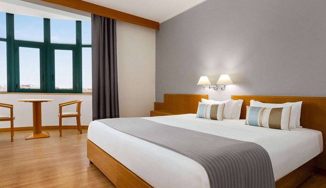 TRYP by Wyndham Montijo Parque Hotel in Montijo