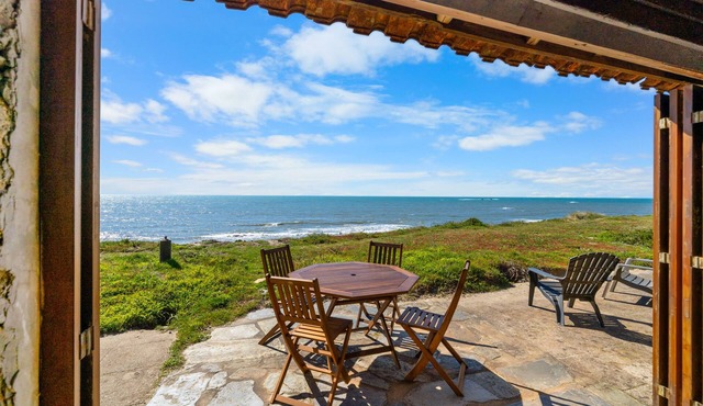 Unique Beachfront Rustic House near Porto | Free Parking | Families & Friends