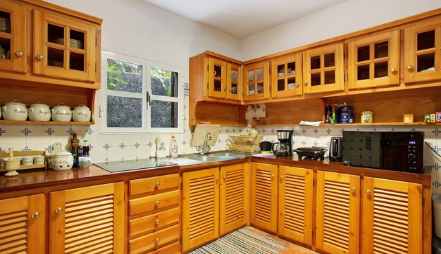 Vacation Home "Pico Das Pedras 4 Reset Naturally" with Mountain View, Private Terrace & Wi-Fi in Santana