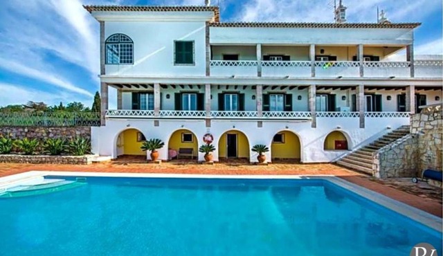 Vale da Canada Villa Sleeps 18 Pool WiFi in Ferragudo