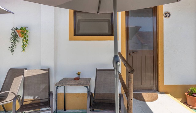 Vila Natura – Secret Retreat S3 with Shared Terrace & Garden, Wi-Fi in Barreiro