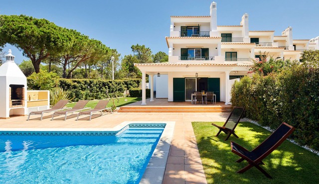 Villa 4 Bedrooms, Private pool, Tennis, Air Conditioner