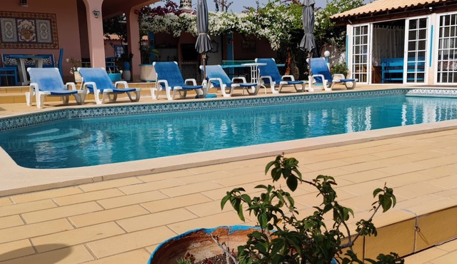 Villa accommodation, swimming pool, barbecue, garden, swing, baby + ping-pong