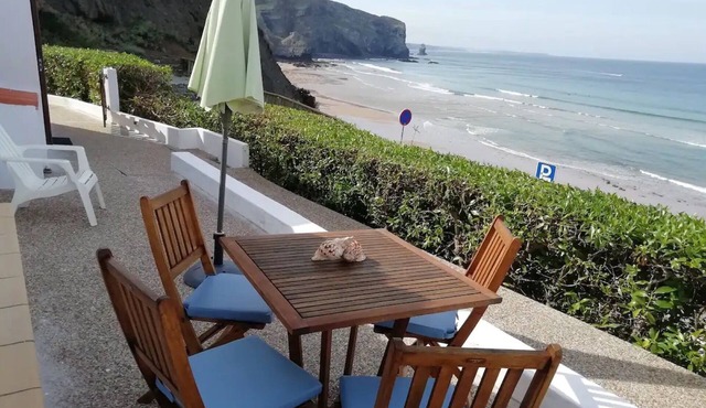 Villa "Bela Vista" near Beach with Private Terrace & Wi-Fi in Aljezur