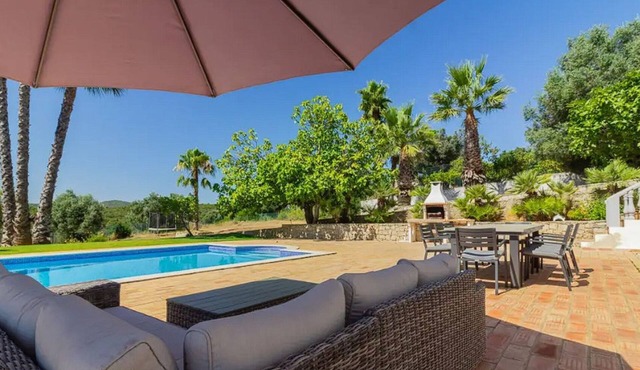 Villa 'Casa Jonquilles' with Mountain View, Wi-Fi and Air Conditioning