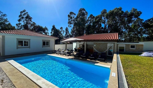 Villa 'Casa Real - Royal' with Mountain View, Private Pool and Wi-Fi in Marinhas