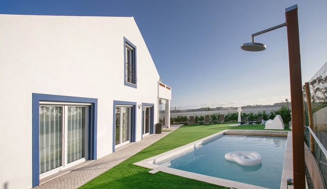 Villa 'Casal Velho' with Private Pool, Wi-Fi and Air Conditioning