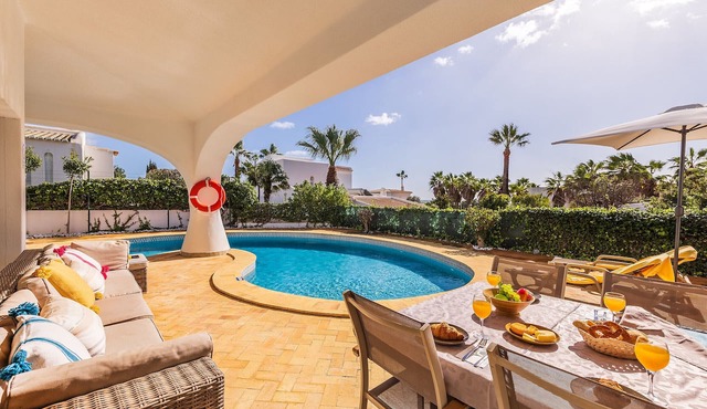 Villa Coral | Sea View | Private Pool | 450m from Beach in Albufeira