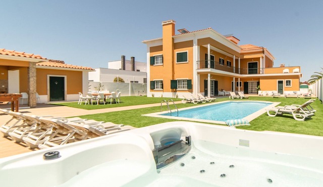 Villa do Sol - Very big villa near golf resort, with free Jacuzzi and free air conditioning in Azeitão