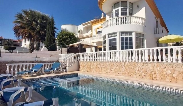Villa Girassol 49 by Stay ici in Albufeira