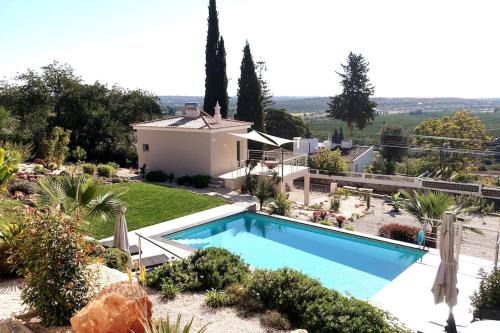 Villa Girassol met zwembad in Silves