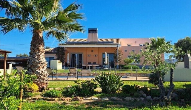 Villa in Moncarapacho with swimming pool in Moncarapacho