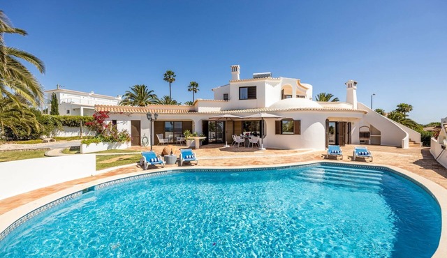 Villa Lua - Three Bedroom Villa, Sleeps 6