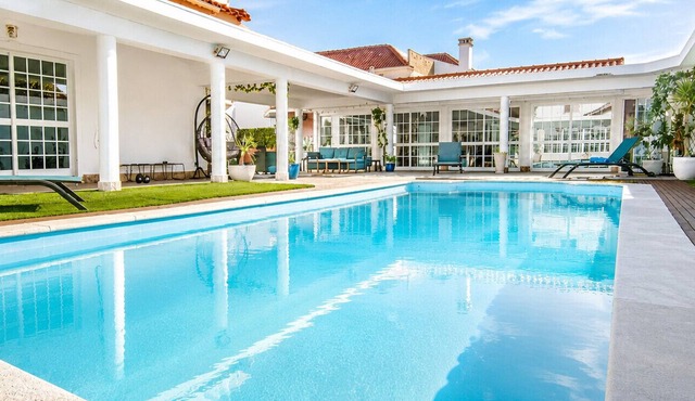Villa Magali – Swimming pool, golf and beach in Charneca de Caparica