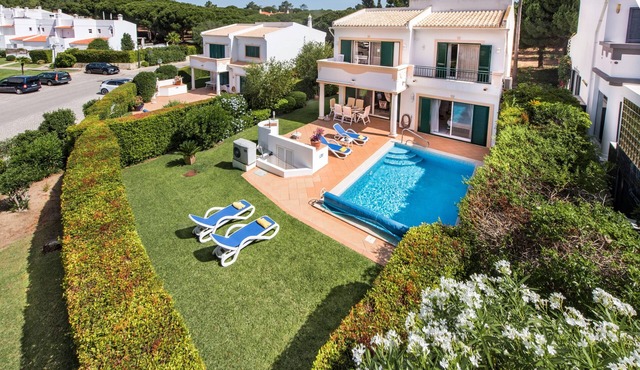 Villa "Mng Elliott 52" with Private Pool and Wi-Fi in Vale do Lobo