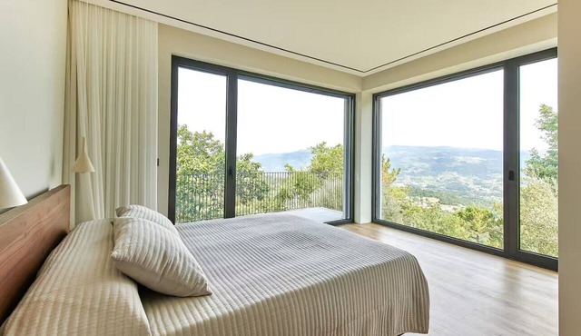 Villa Mocho Preto with heated indoor pool in Lavradas