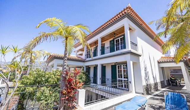 Villa Palmeiras by YOUR KEY