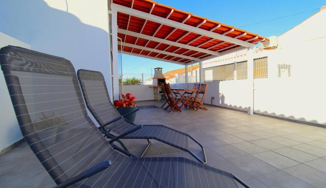 Villa 'Sentinela Place' with Private Terrace, Wi-Fi and Air Conditioning in Azinhal