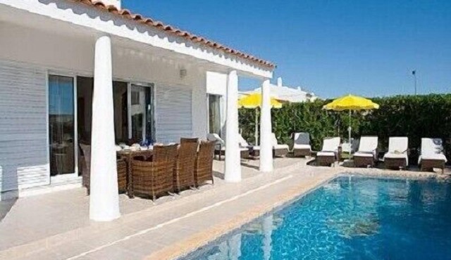 Villa Sete, Beautiful Spacious Private 5 Bedroom Villa, Albufeira Town in Albufeira